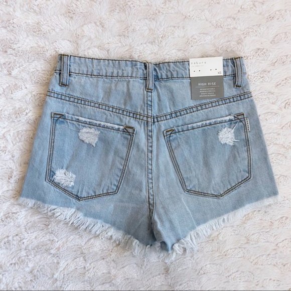 NWT Light Wash High Waist Cutoff Jean Shorts - Picture 2 of 10